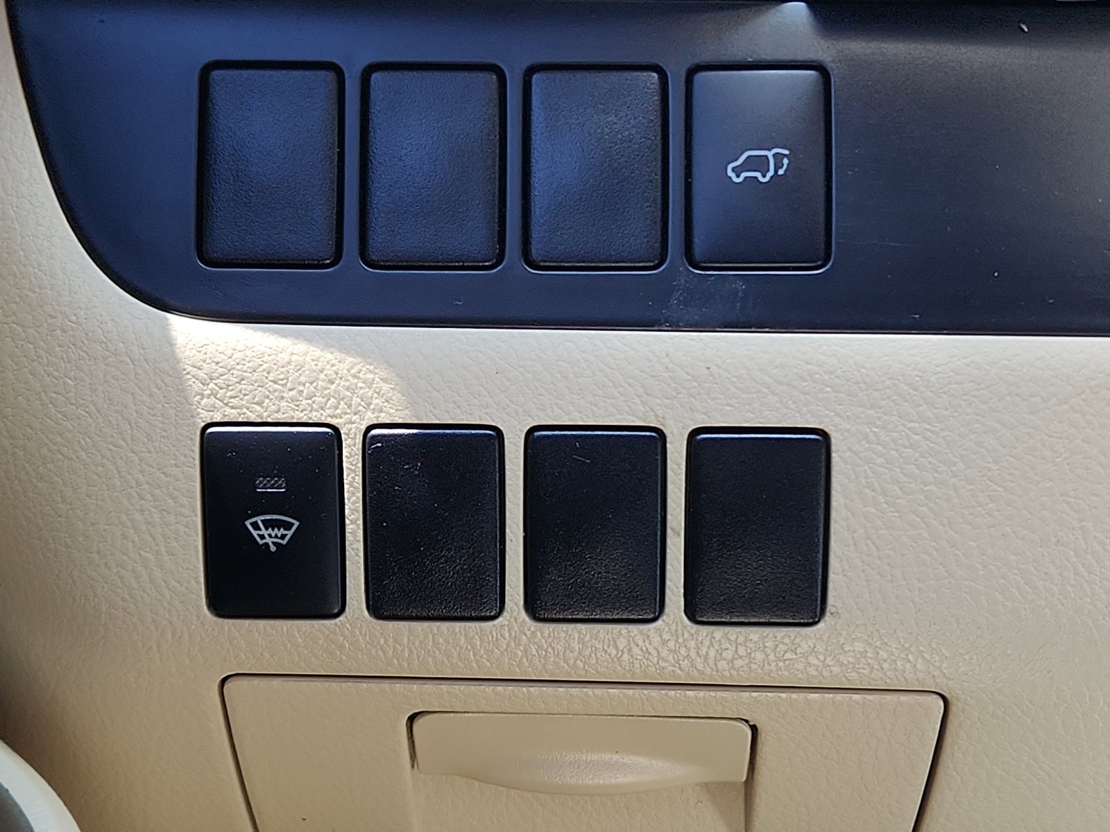 Used 2016 Toyota Highlander XLE FWD image 16