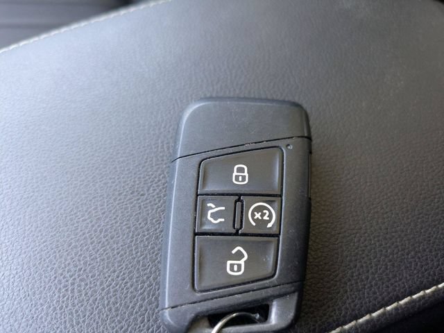 Certified 2023 Volkswagen Tiguan SE w/ Panoramic Sunroof Package FWD image 32