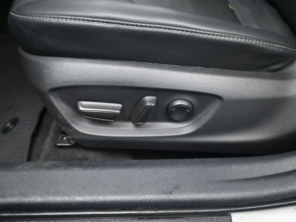 Used 2021 Toyota Camry XSE image 7