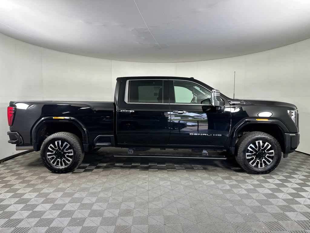 Used 2025 GMC Sierra 3500 Denali Ultimate AWD/4WD image 6