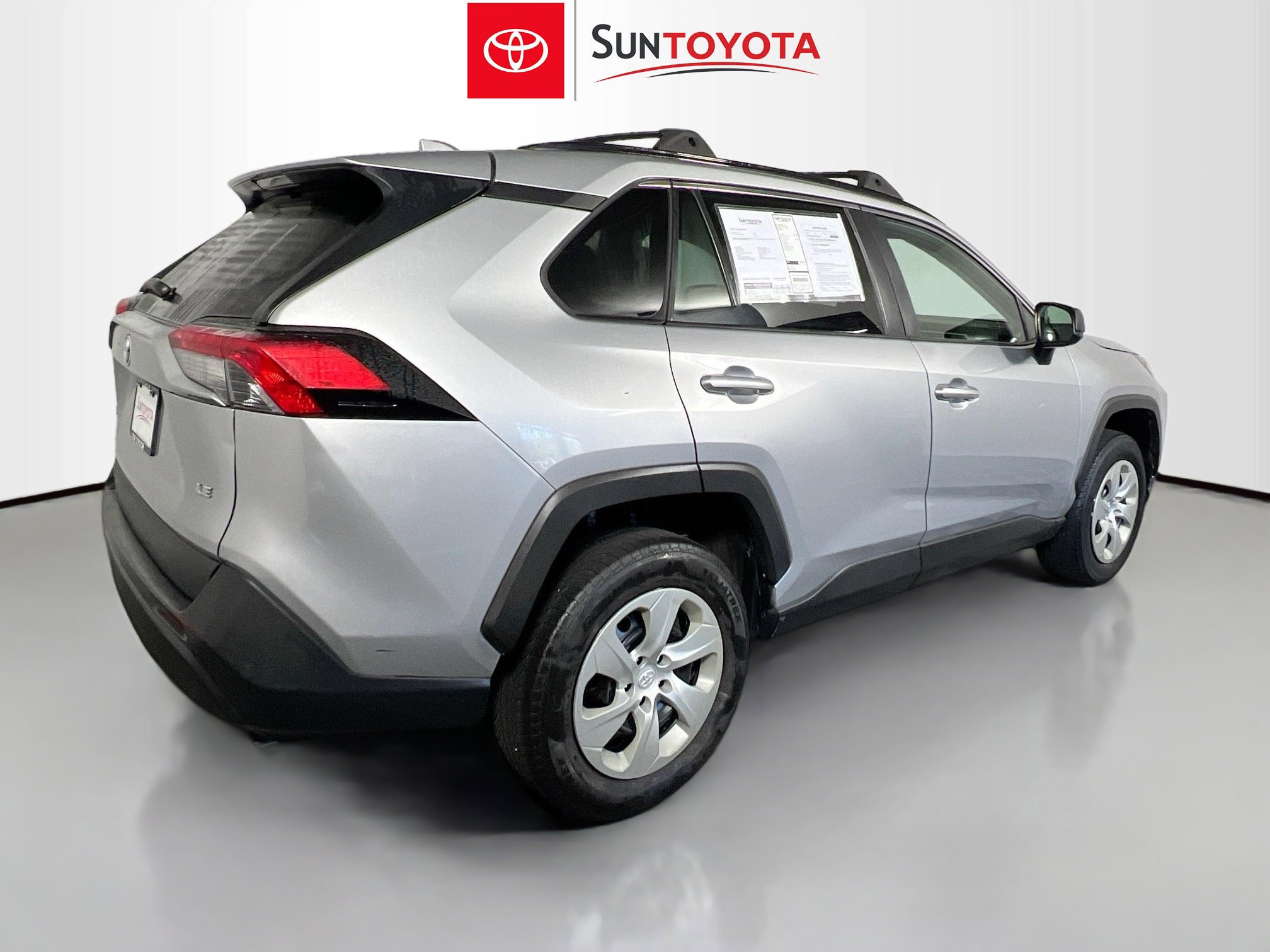 Used 2019 Toyota RAV4 LE image 4