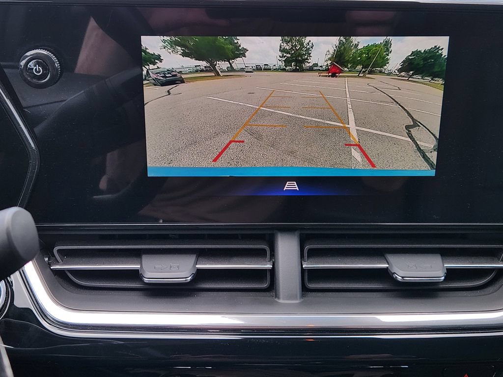 Used 2025 Chevrolet Trax RS w/ Driver Confidence Package FWD image 18