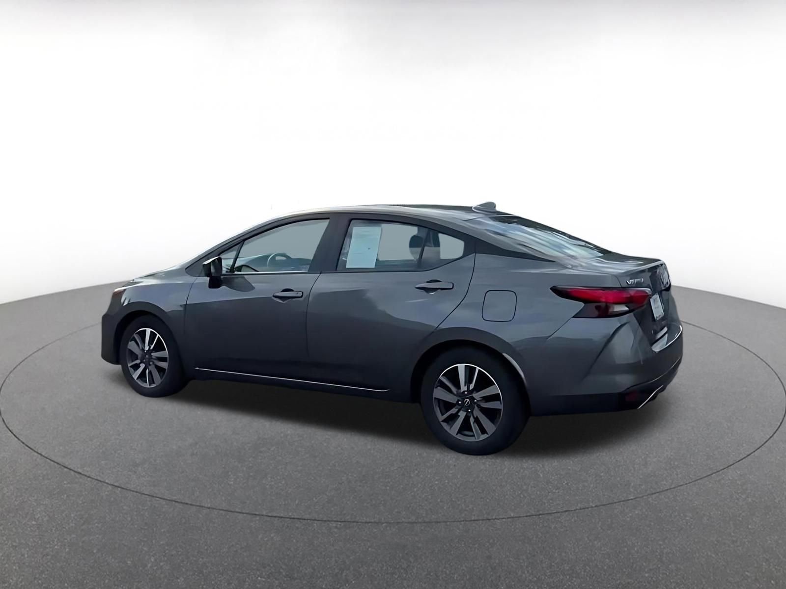 Used 2025 Nissan Versa SV FWD image 10