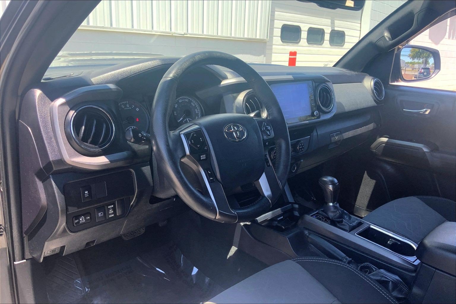 Used 2020 Toyota Tacoma TRD Sport AWD/4WD image 18