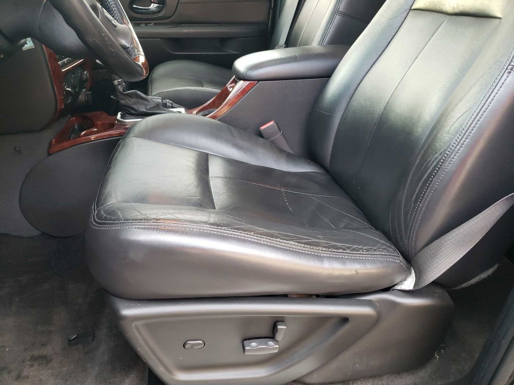 Used 2008 GMC Envoy Denali w/ Sun And 6-Disc Cd Package image 11