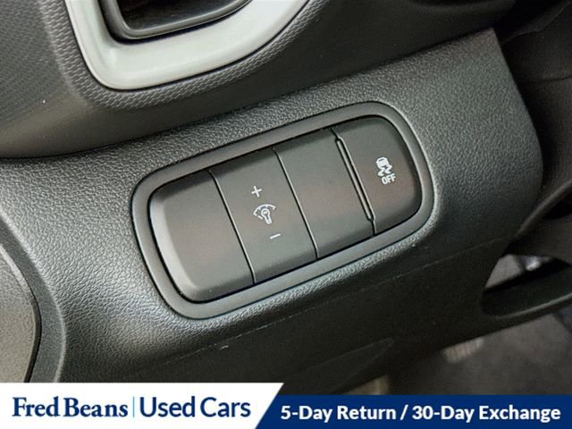 Used 2024 Hyundai Venue SEL FWD image 12