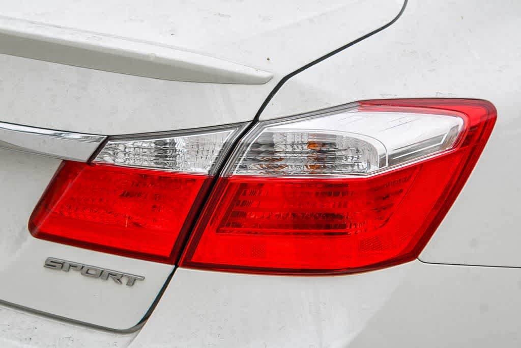 Used 2015 Honda Accord Sport image 10
