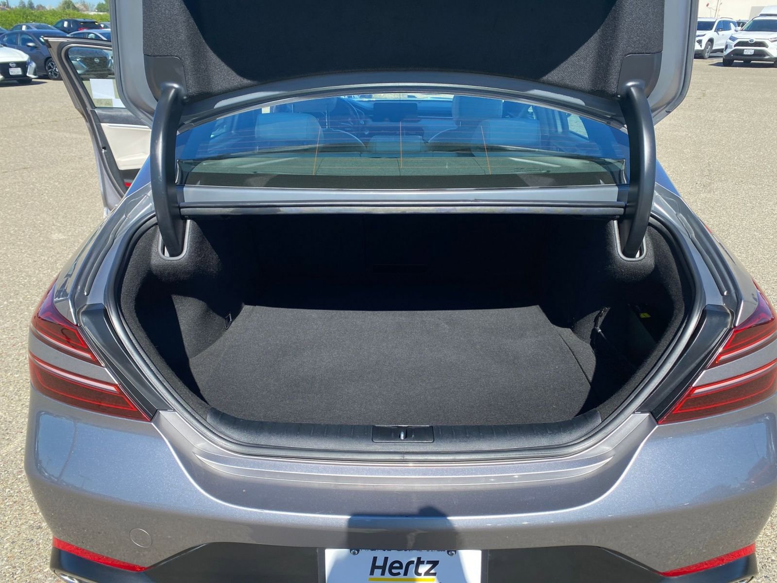 Used 2025 Genesis G70 2.5T image 33