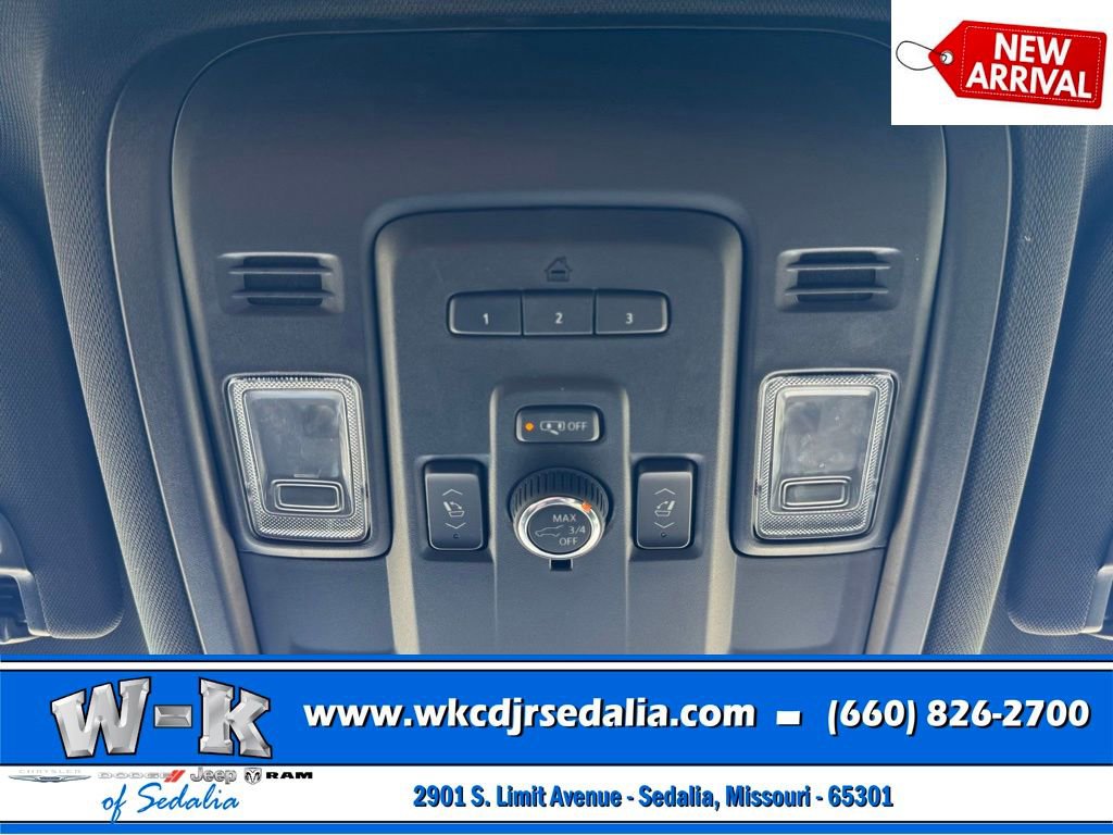 Used 2024 GMC Yukon AT4 AWD/4WD image 18
