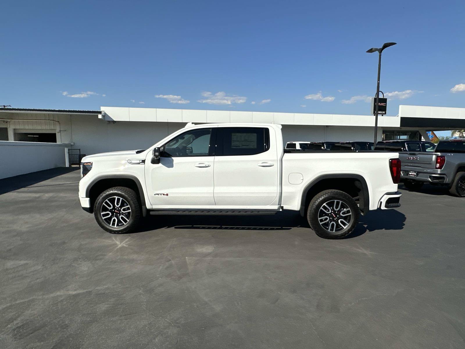 New 2026 GMC Sierra 1500 AT4 w/ AT4 Premium Package AWD/4WD image 8