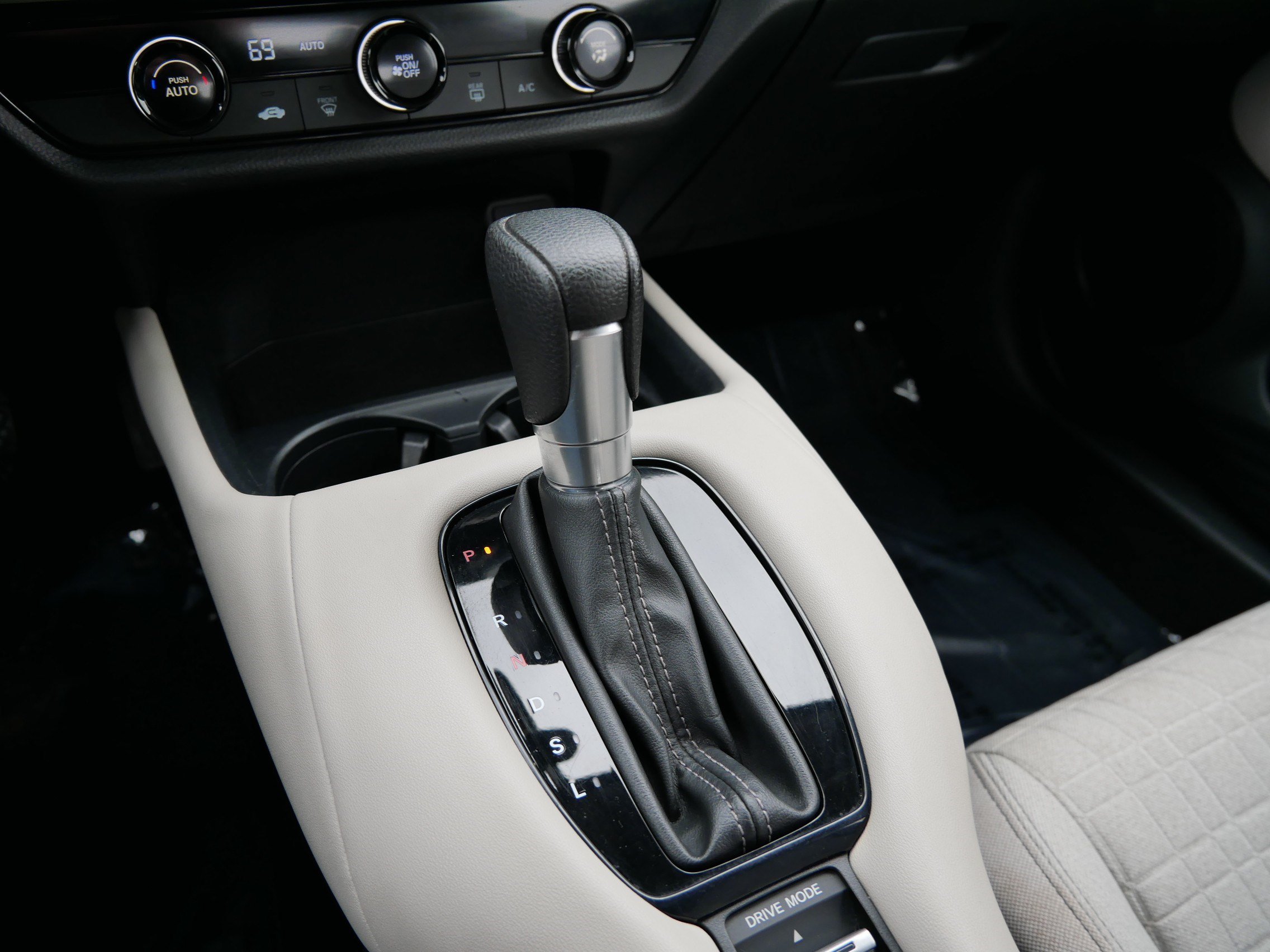 Certified 2023 Honda HR-V LX image 24