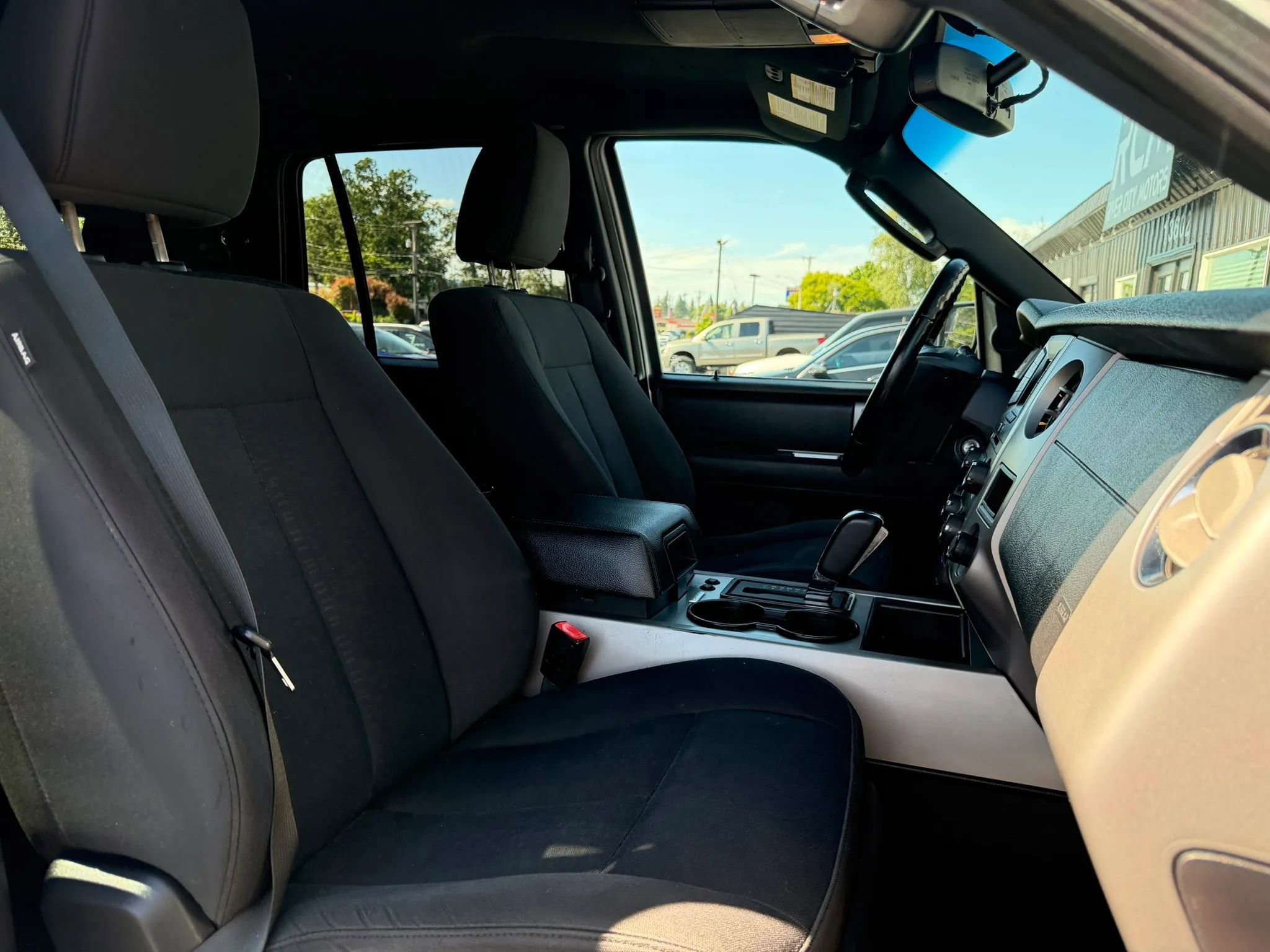 Used 2017 Ford Expedition EL XLT AWD/4WD image 29