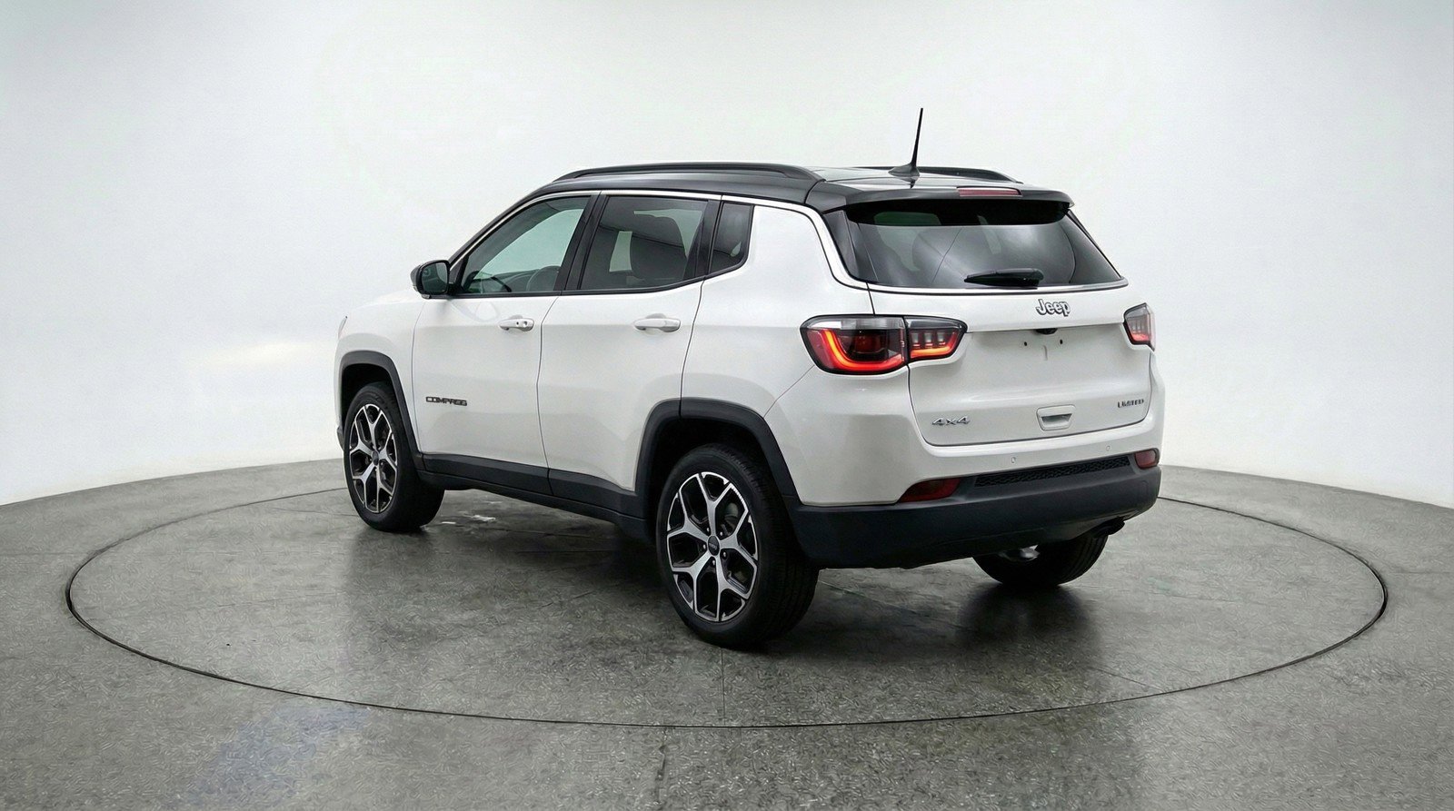 Used 2025 Jeep Compass Limited image 6