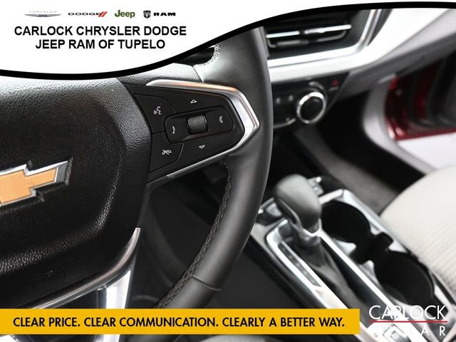 Used 2025 Chevrolet Trax LT w/ Driver Confidence Package image 17
