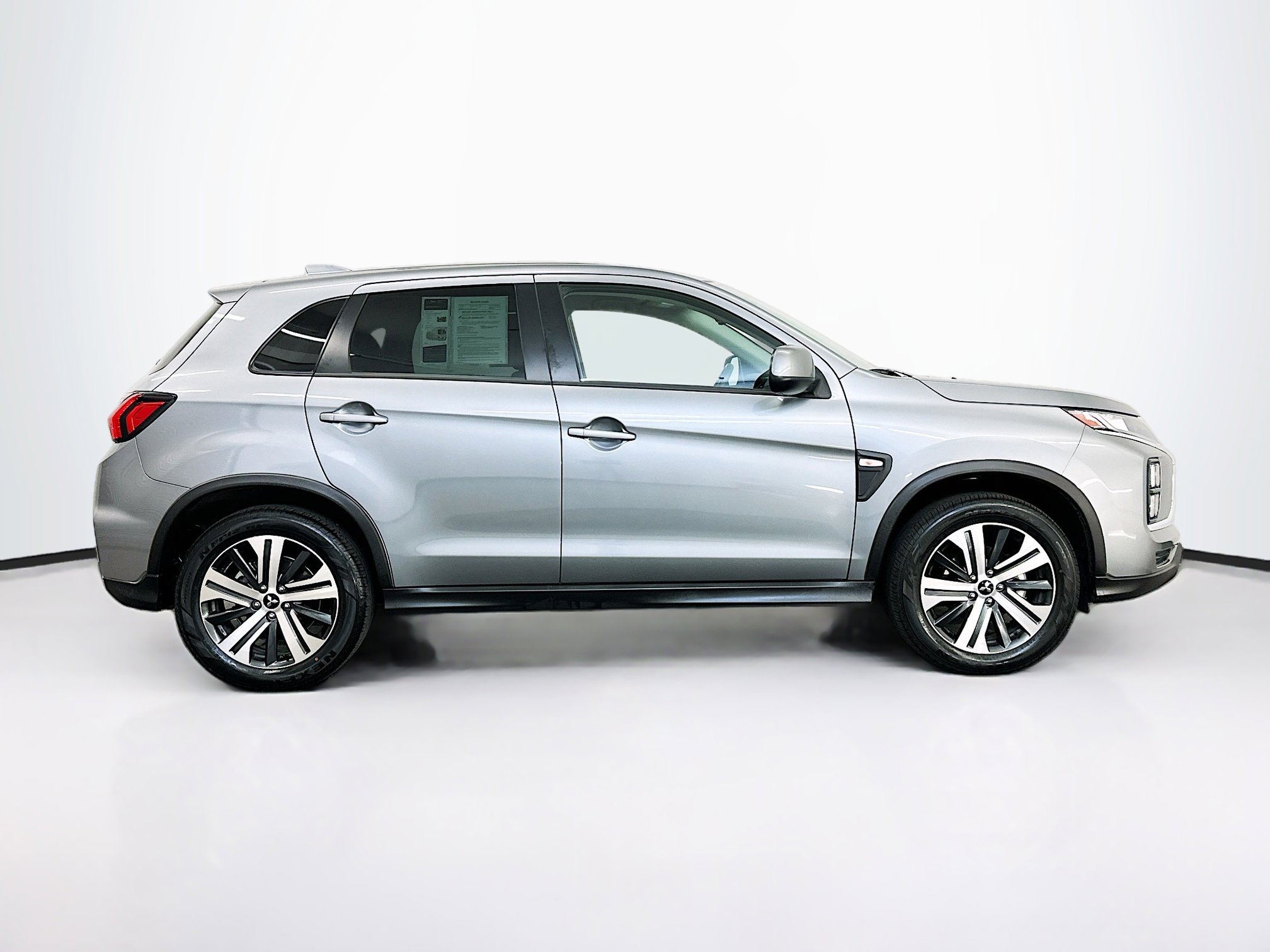 Used 2025 Mitsubishi Outlander Sport ES AWD/4WD image 10