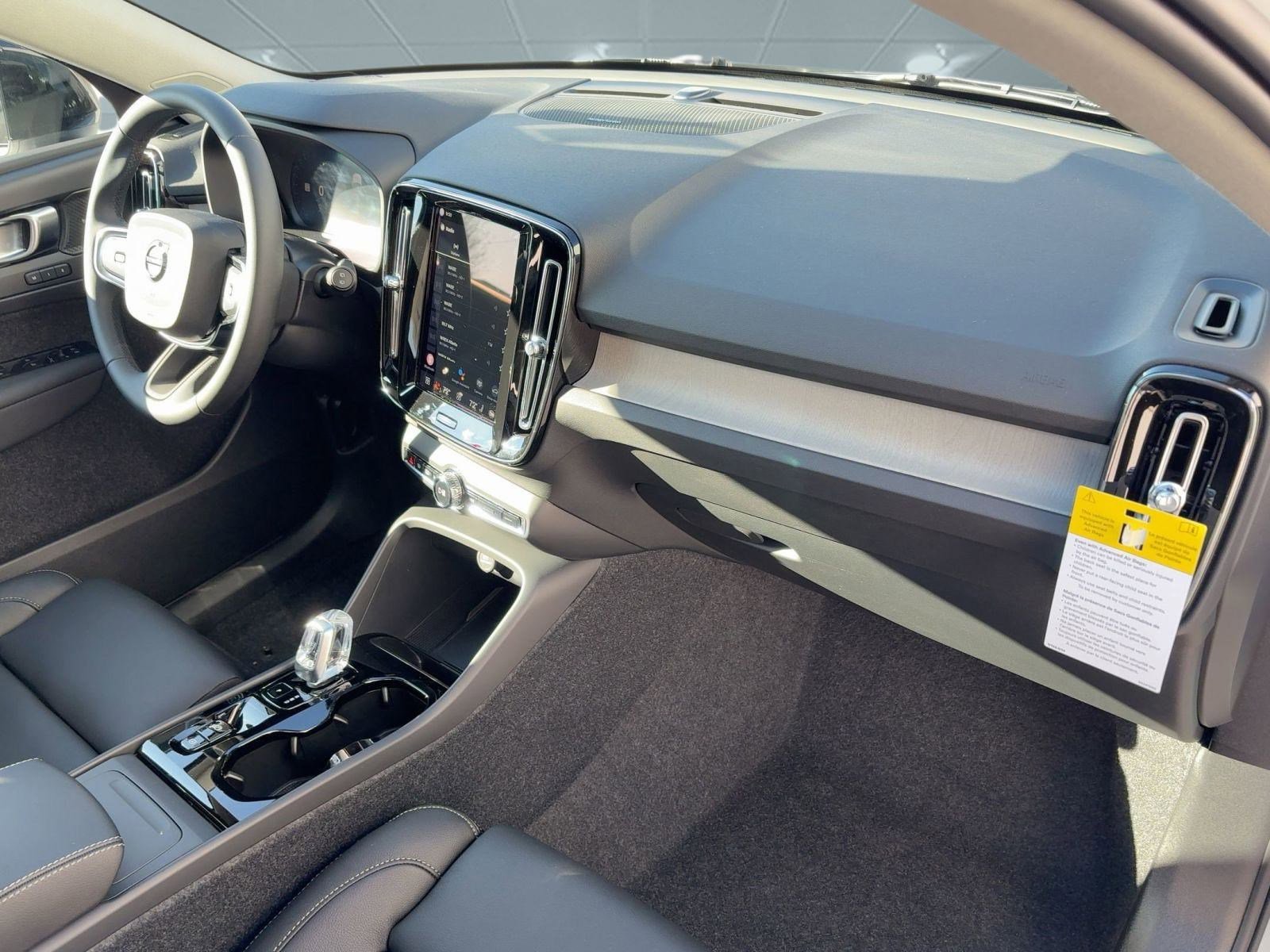 New 2026 Volvo XC40 B5 Ultra w/ Climate Package image 31