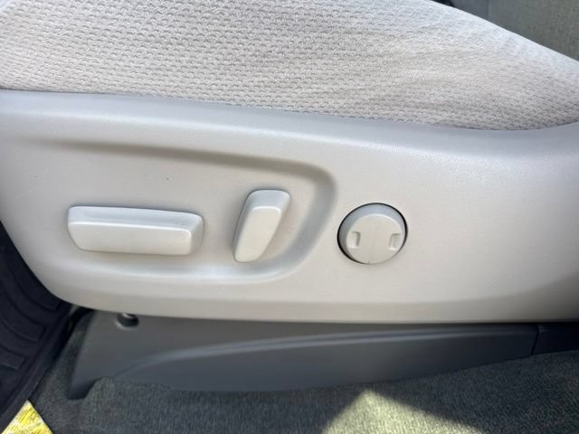 Used 2015 Toyota Sienna LE FWD image 14