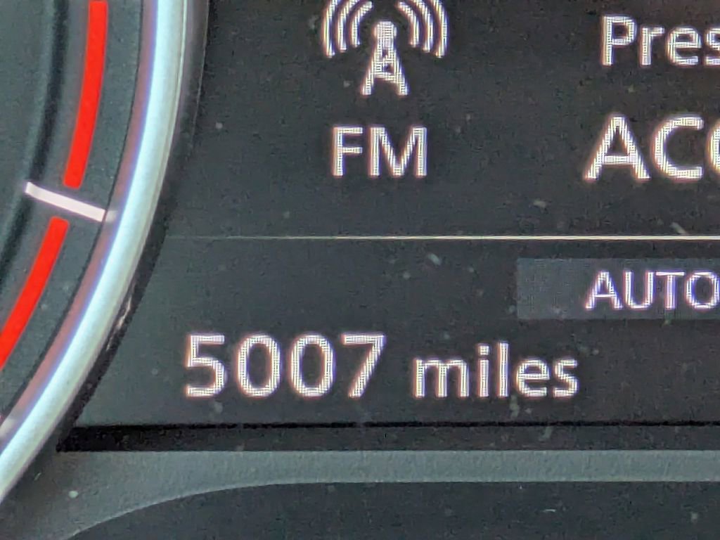 Certified 2025 Nissan Rogue SV image 28