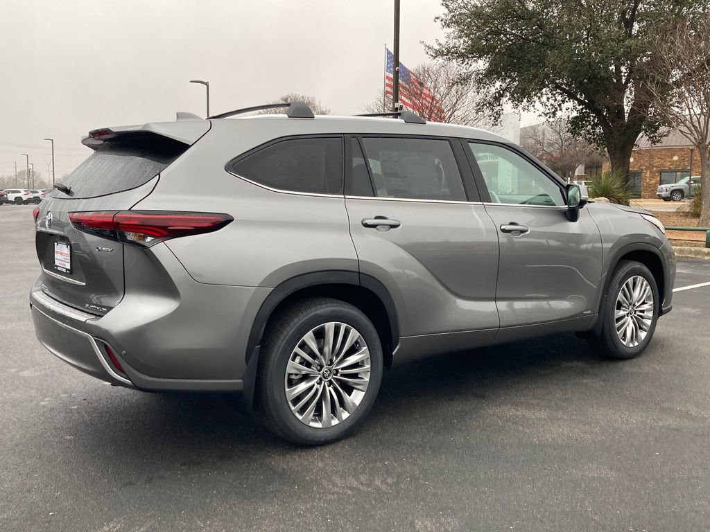 New 2026 Toyota Highlander Platinum AWD/4WD image 5