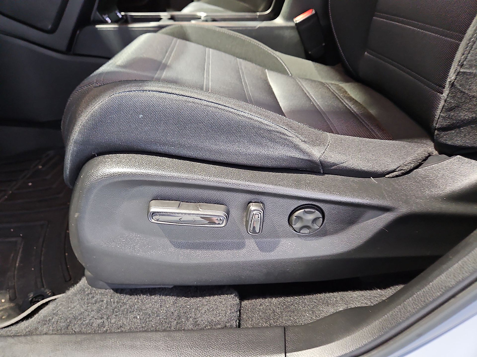 Used 2022 Honda CR-V EX image 17