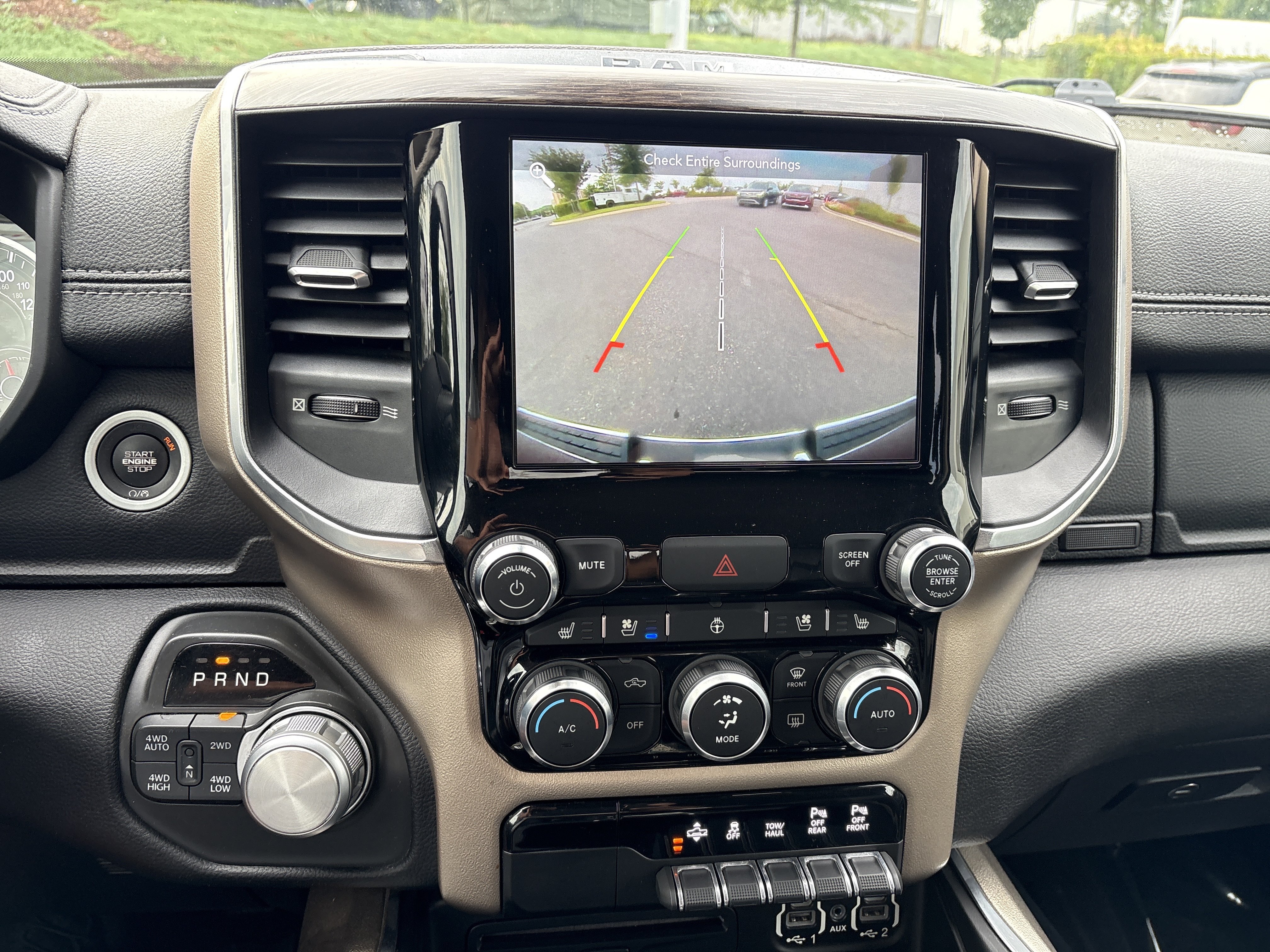 Used 2019 RAM 1500 Laramie AWD/4WD image 29