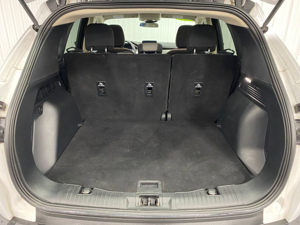 Used 2020 Ford Escape SE image 11