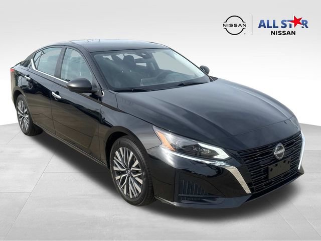 Used 2025 Nissan Altima 2.5 SV image 1