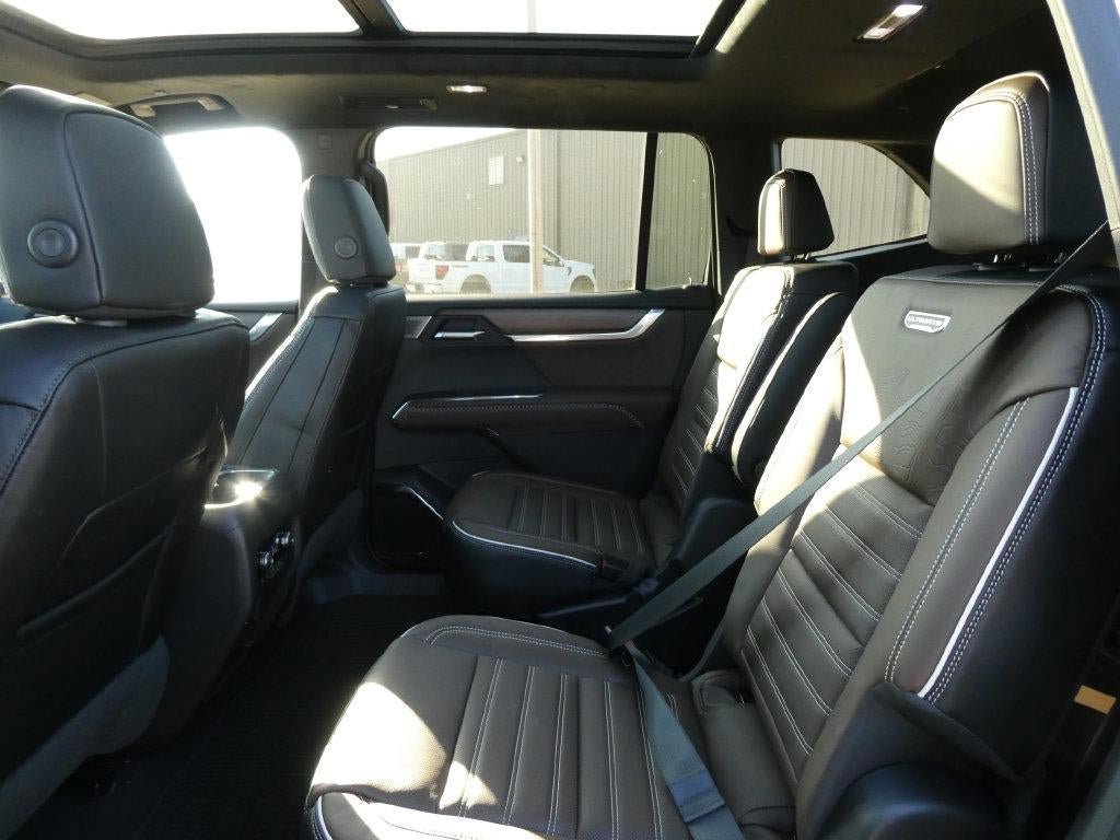 New 2027 GMC Acadia Denali Ultimate AWD/4WD image 13