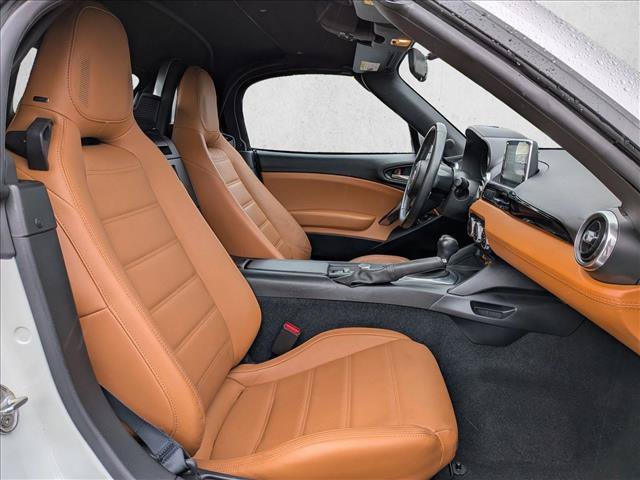 Used 2020 FIAT 124 Spider Lusso w/ Navigation & Sound Group RWD image 17