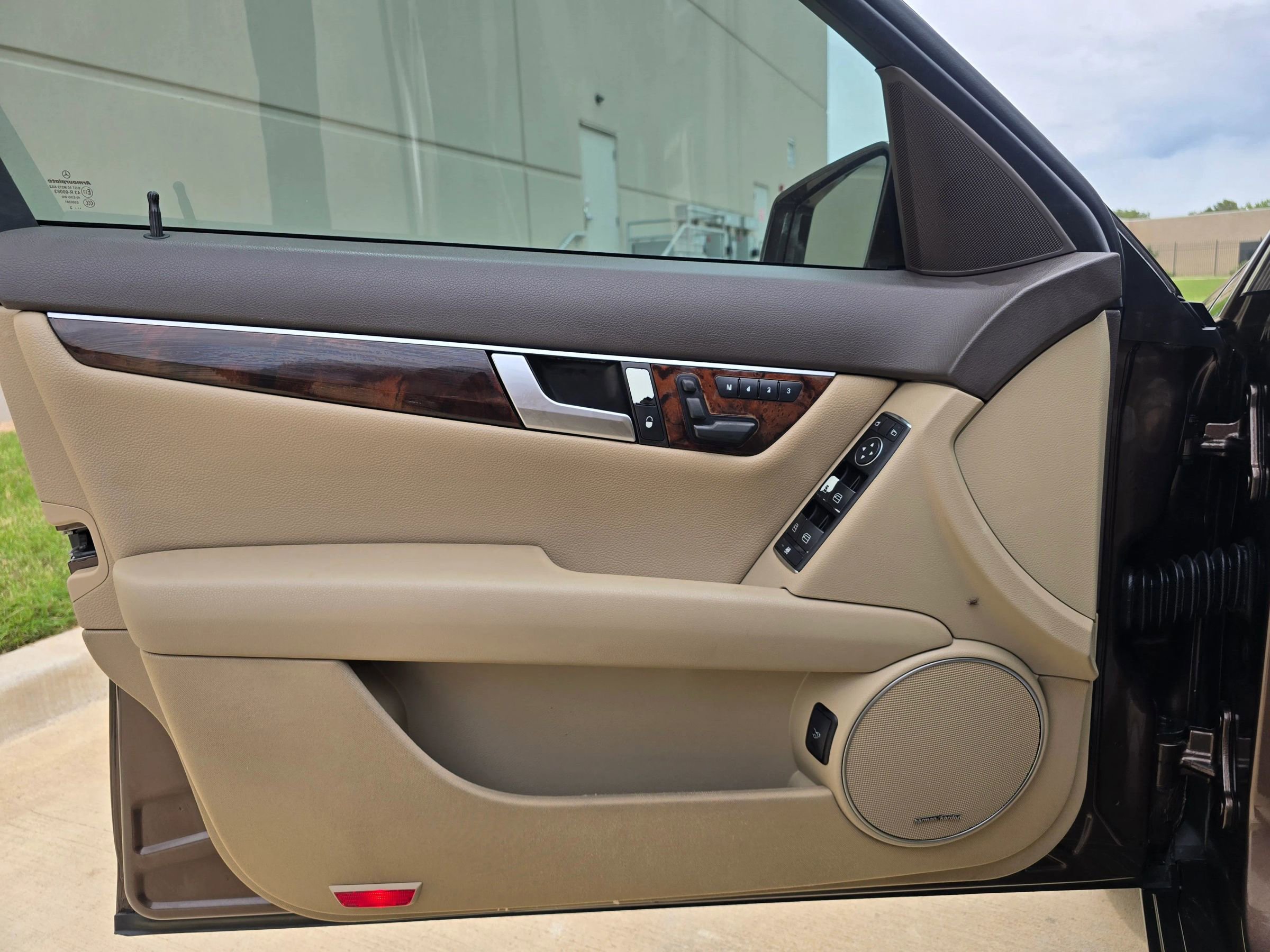 Used 2013 Mercedes-Benz C 250 Sedan image 14
