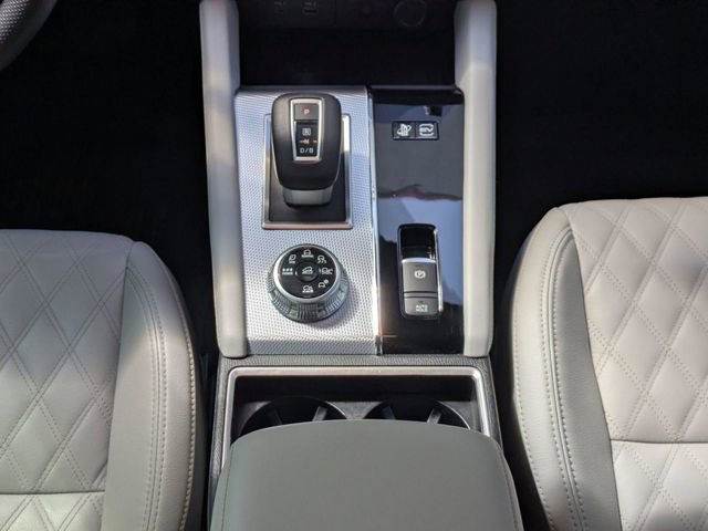 Used 2024 Mitsubishi Outlander SEL image 21