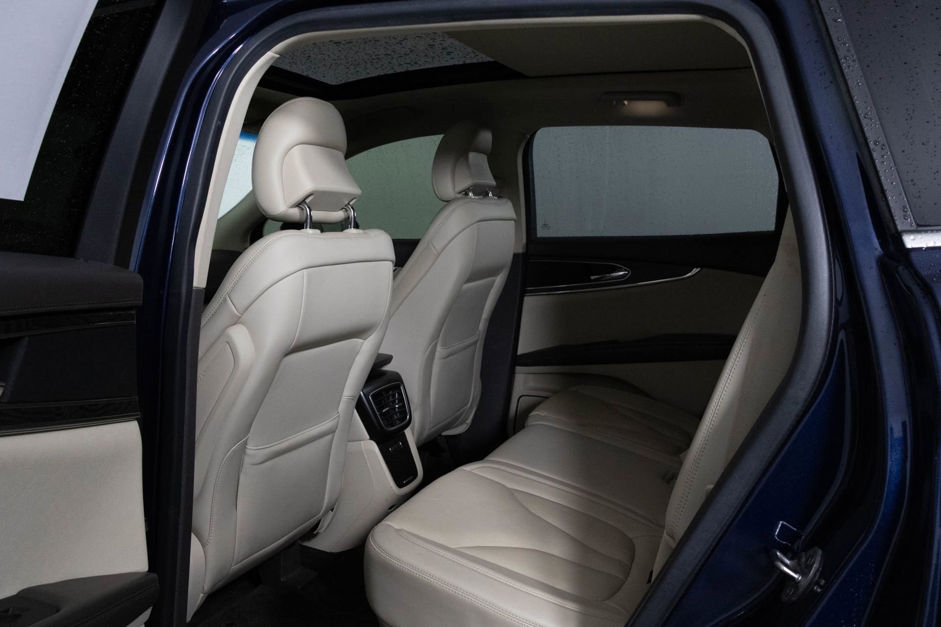 Used 2017 Lincoln MKX Reserve image 34