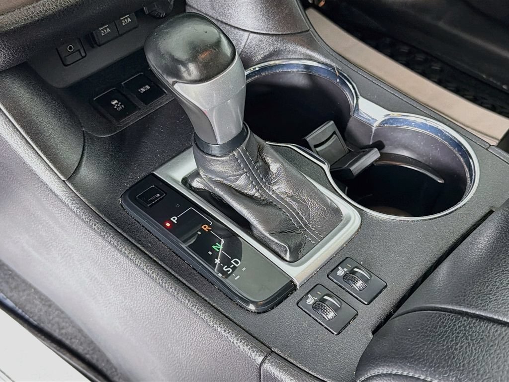 Used 2019 Toyota Highlander XLE AWD/4WD image 16
