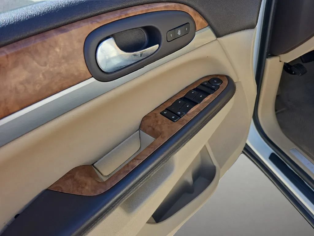 Used 2012 Buick Enclave Leather FWD image 12