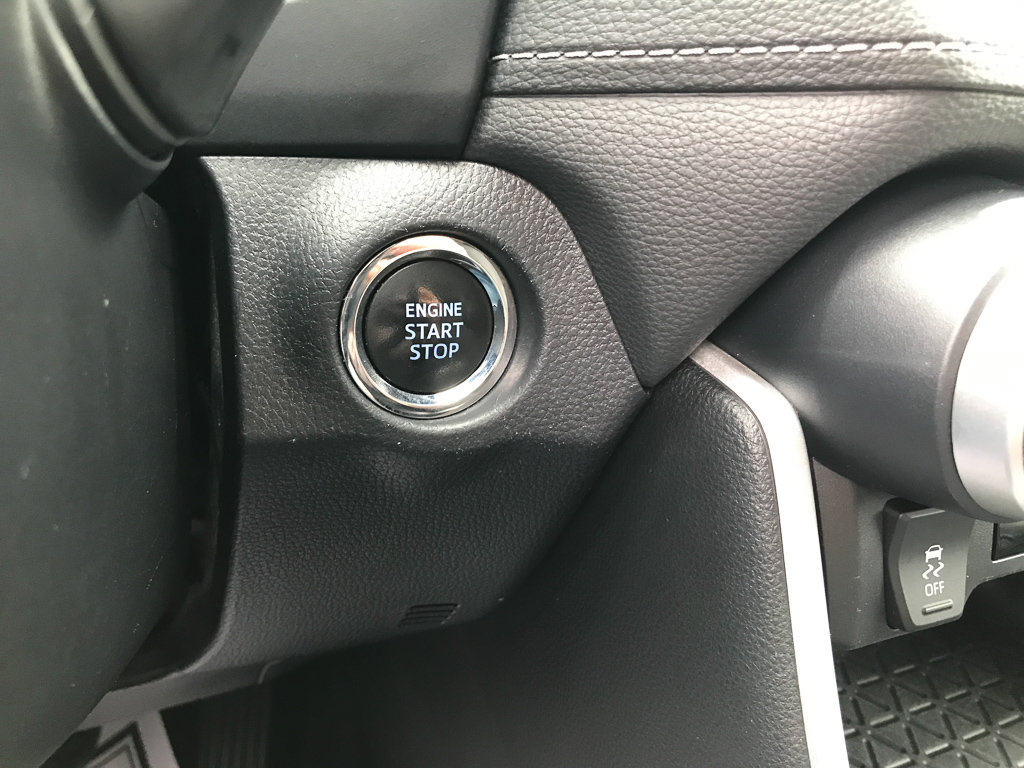 Used 2021 Toyota RAV4 XLE AWD/4WD image 17