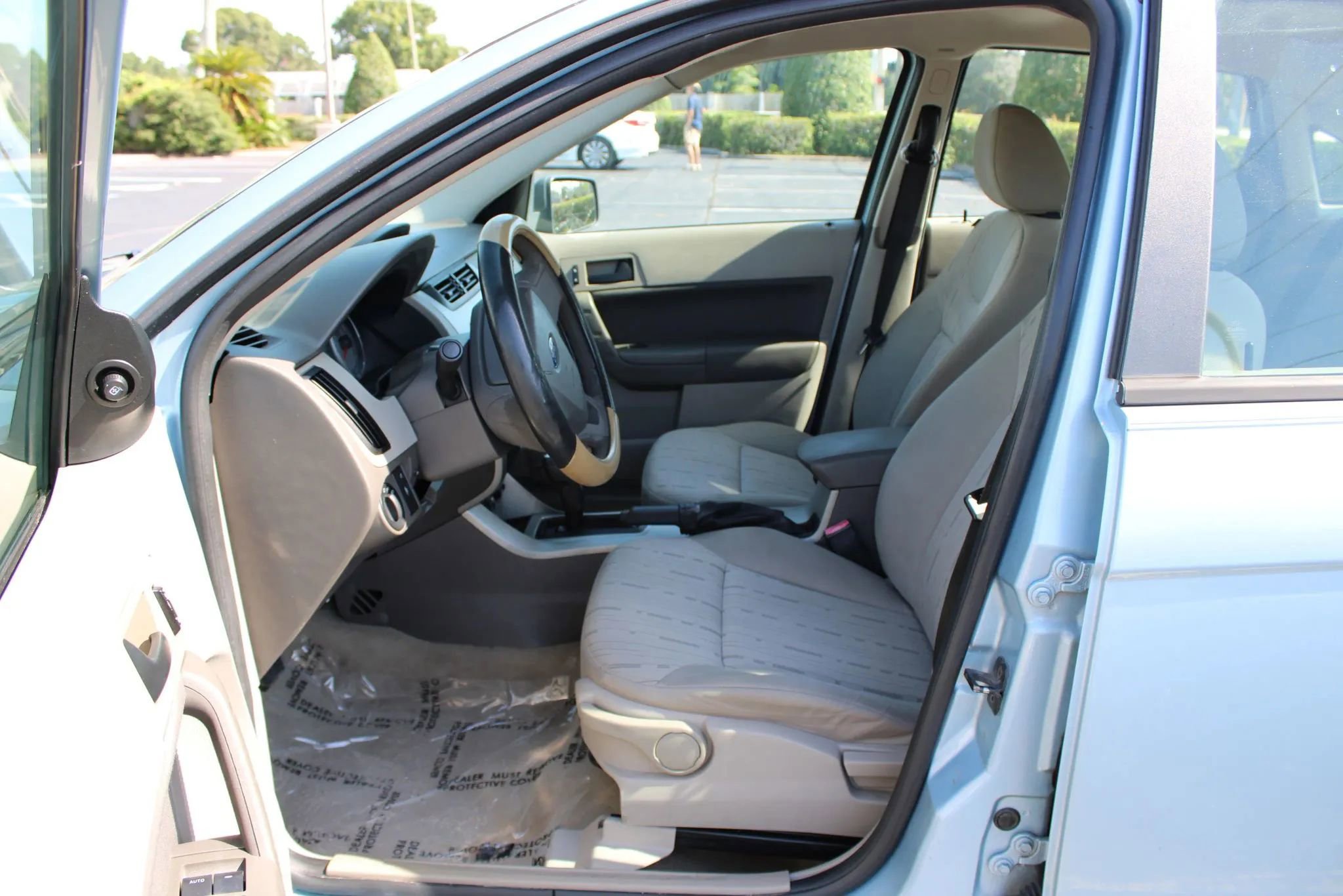 Used 2009 Ford Focus SE image 8