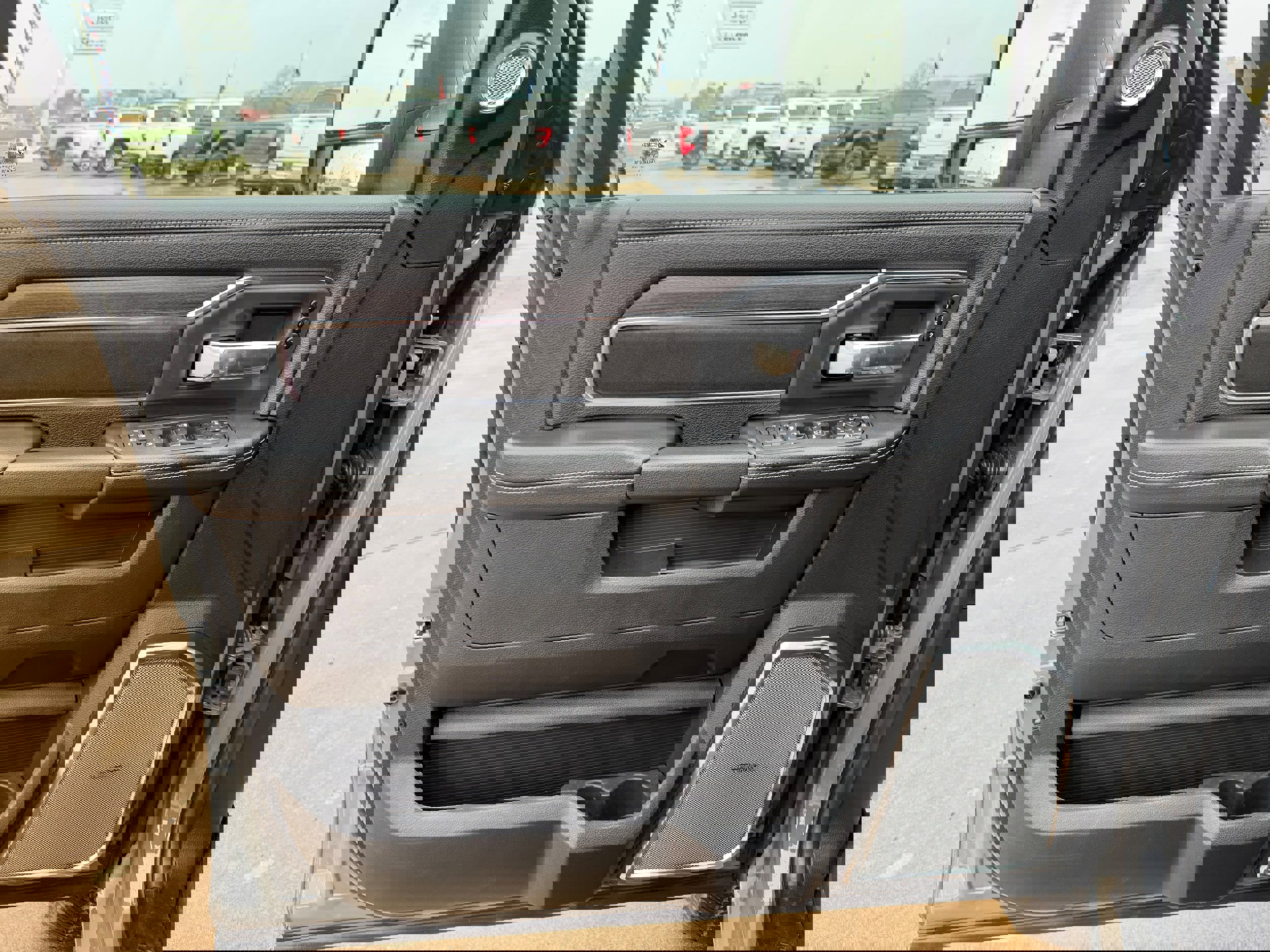 New 2026 RAM 2500 Laramie AWD/4WD image 7