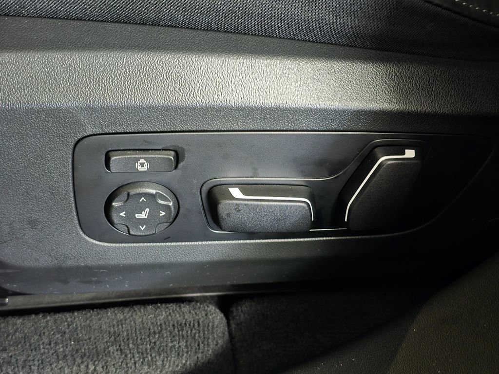 Certified 2025 BMW X3 xDrive30i w/ Premium Package image 17