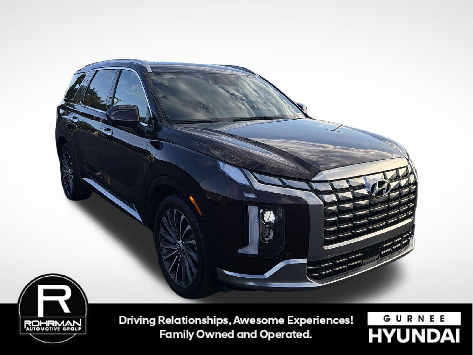 Used 2024 Hyundai Palisade Calligraphy FWD image 2
