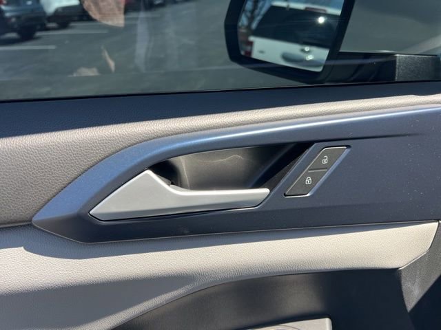 Used 2023 Volkswagen Taos SE image 29