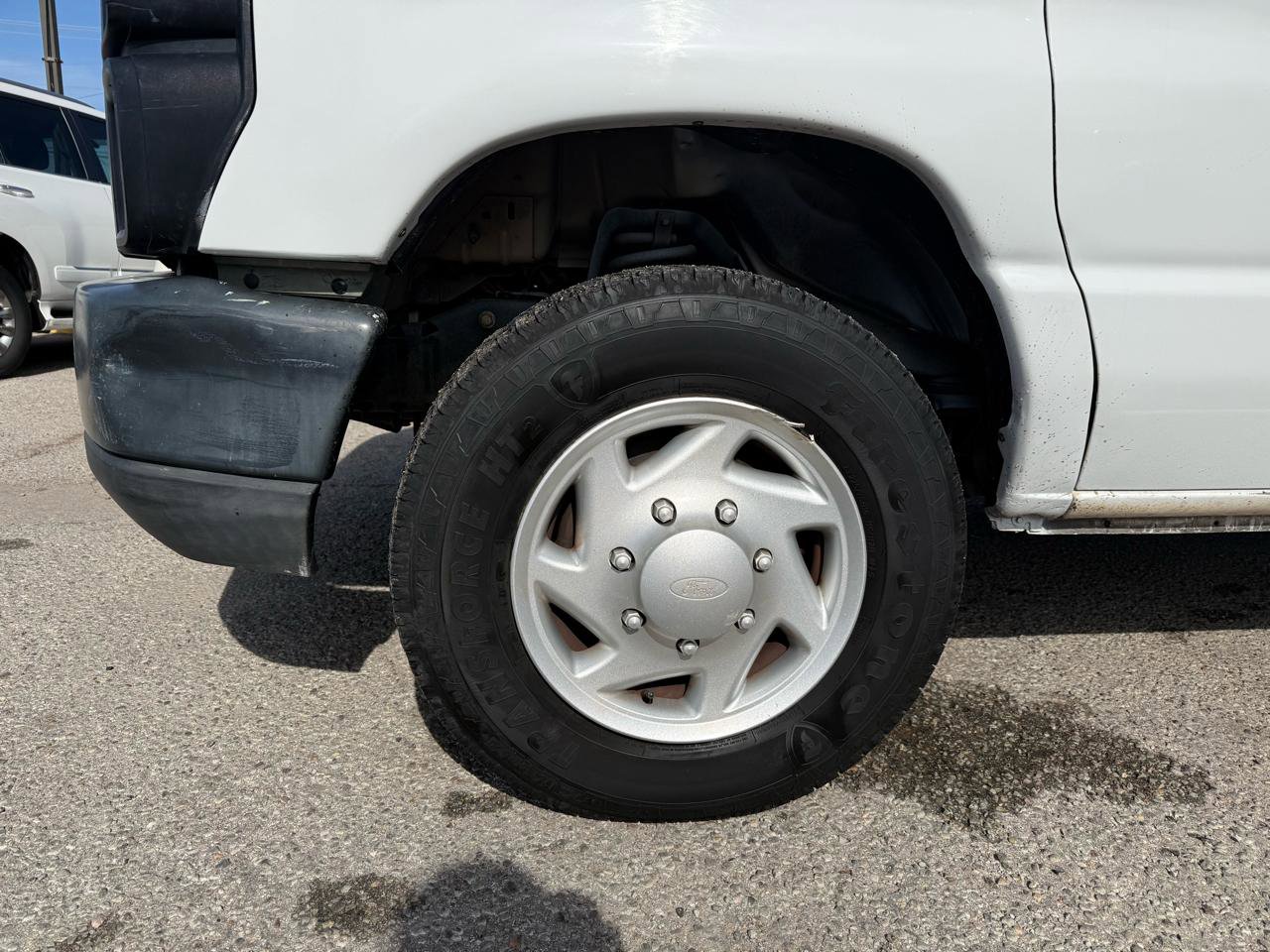 Used 2009 Ford E-150 and Econoline 150 E-150 RWD image 19