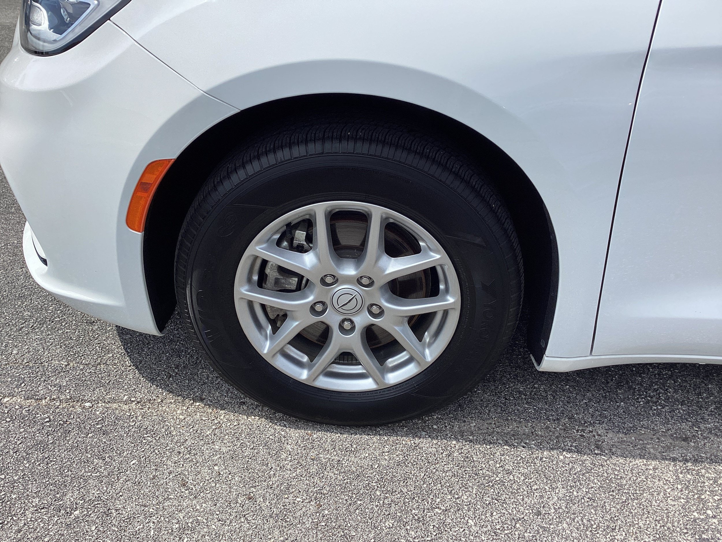 Used 2026 Chrysler Pacifica Select FWD image 9