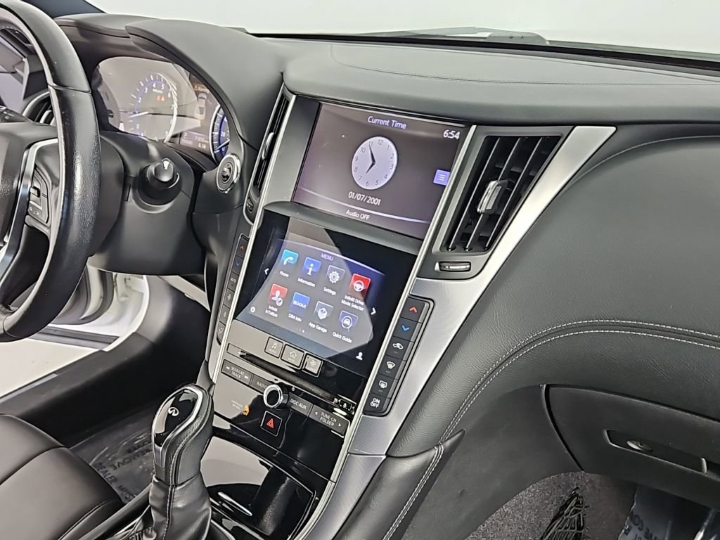 Used 2019 INFINITI Q60 3.0t w/ Cargo Package RWD image 15