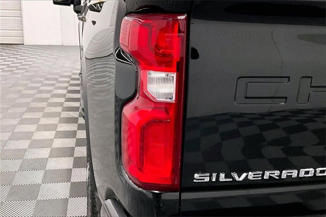 Used 2022 Chevrolet Silverado 2500 LTZ w/ Carhartt Edition image 32