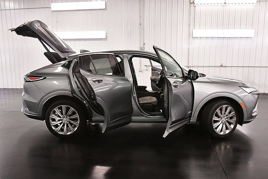 Used 2025 Buick Envista Avenir FWD image 32