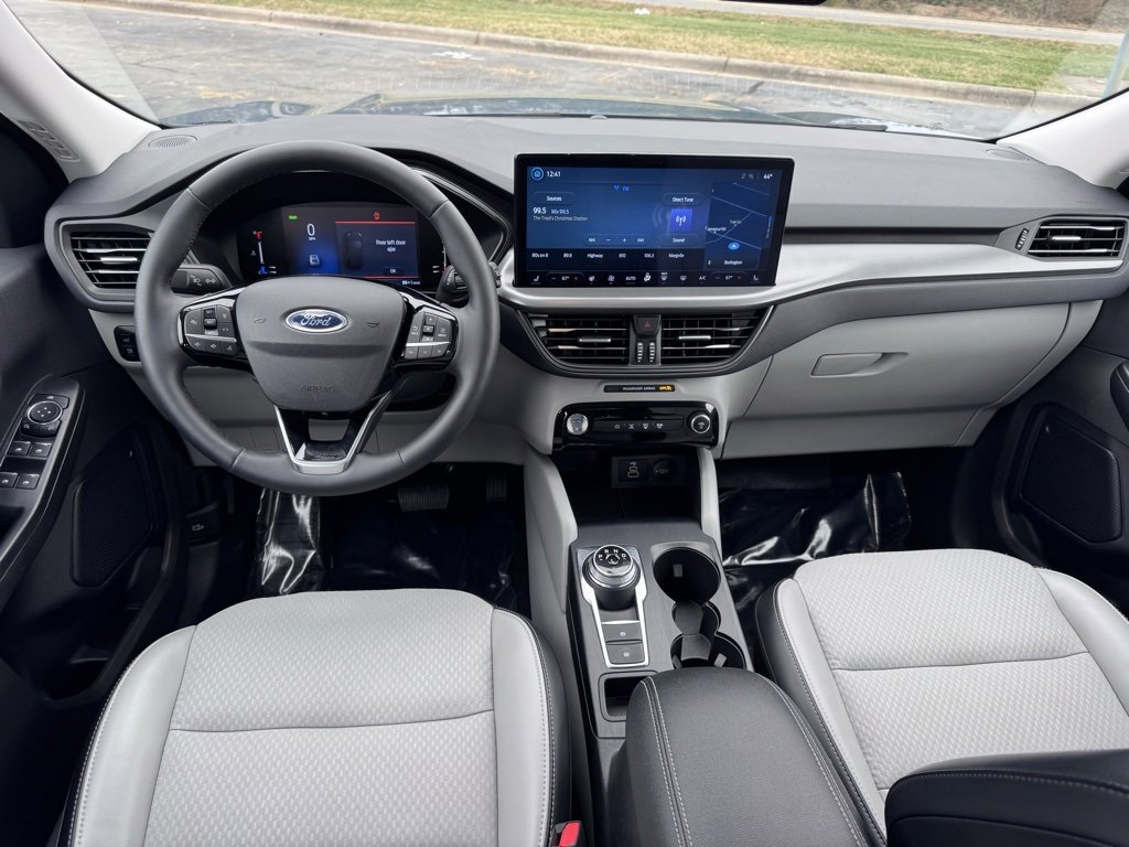 Used 2024 Ford Escape SE image 5