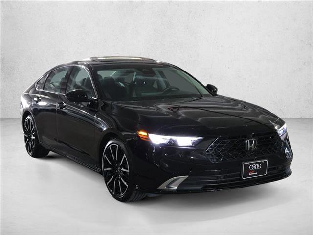 Used 2023 Honda Accord Touring image 3