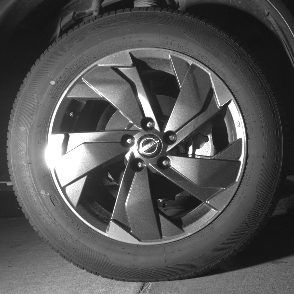 Used 2025 Nissan Rogue SV AWD/4WD image 13