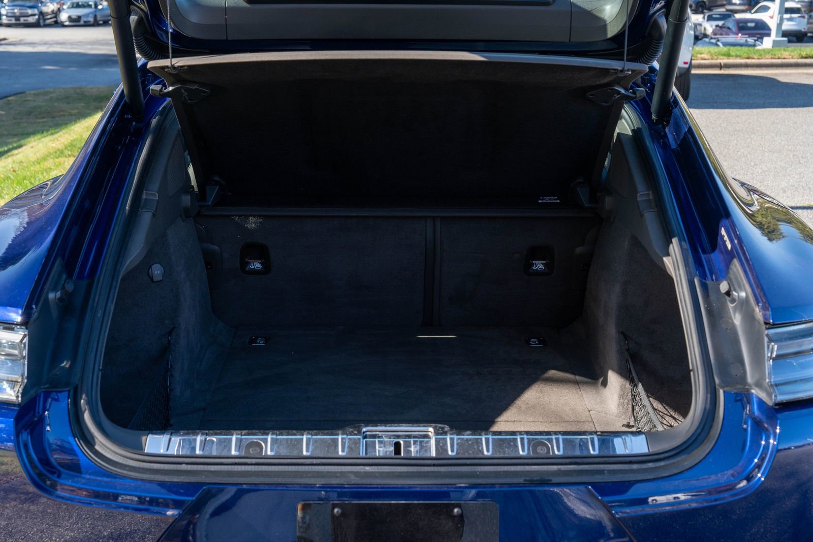 Certified 2023 Porsche Panamera Platinum Edition image 16