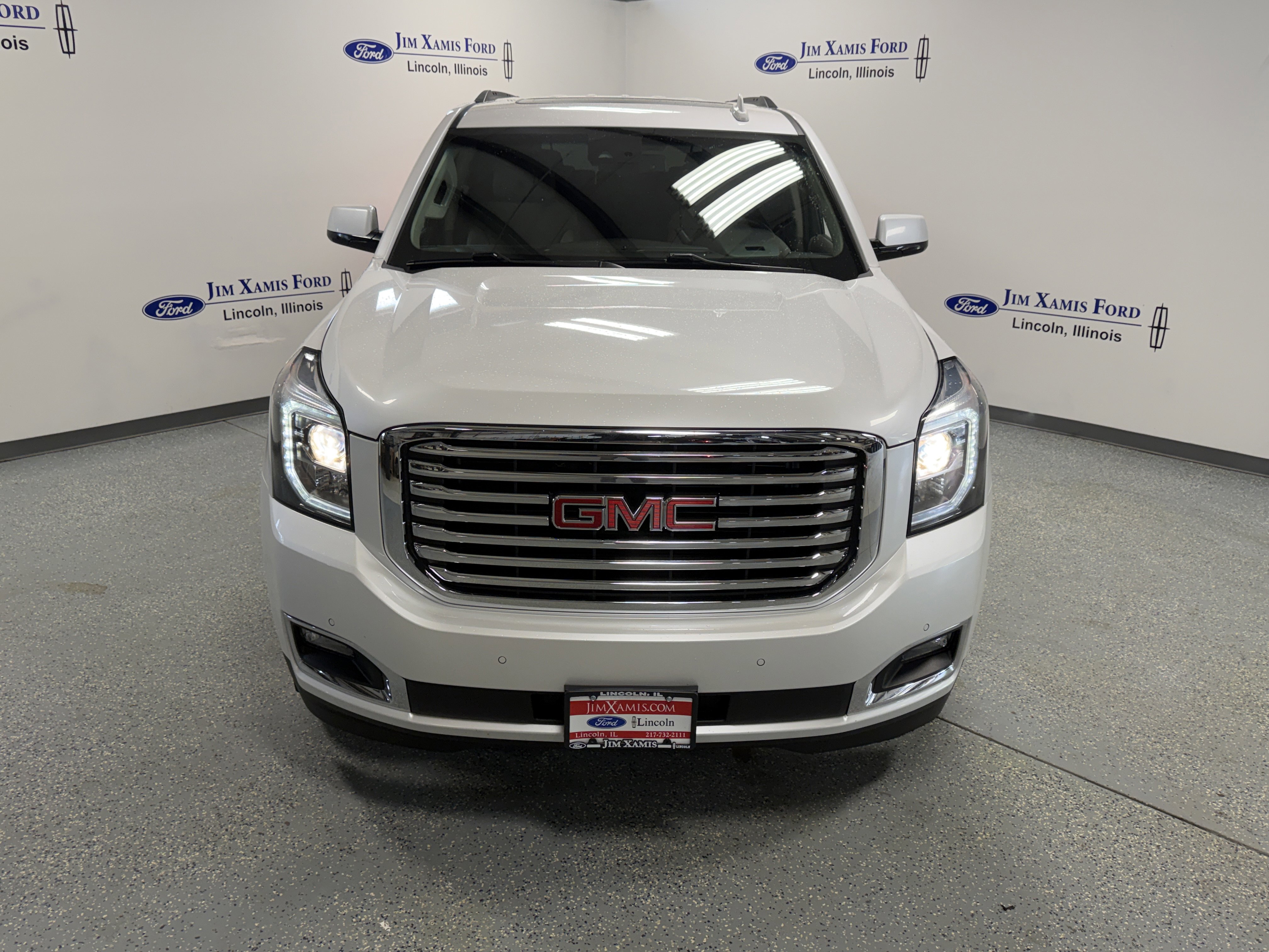 Used 2017 GMC Yukon SLT w/ Premium Edition AWD/4WD image 2